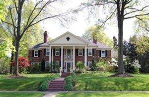 856 Mayfair Rd, Akron, OH 44303-1365