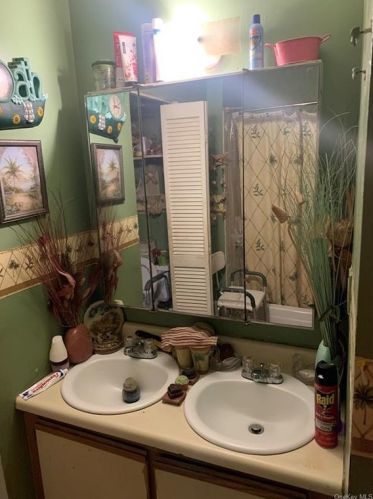 877 Freeman St, Bronx NY  10459-1509 exterior