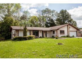 7 Holly Ct, Homosassa, FL 34446-4264