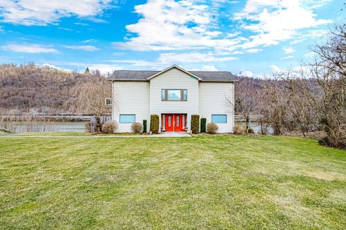 10 Chamber Plz, North Charleroi PA  15022-1601 exterior