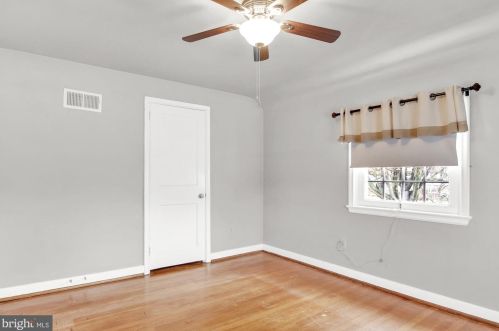 4033 Grn St, Harrisburg PA 17110-1622 exterior