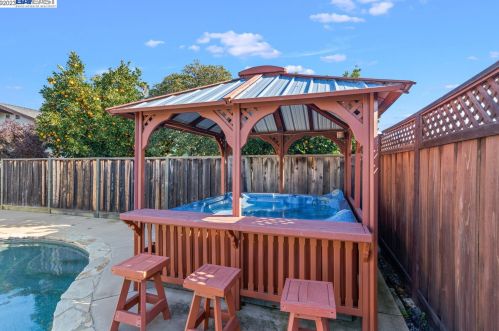 1455 Hudson Way, Livermore CA  94550-5550 exterior