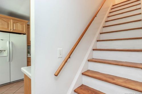 98 Kings Dr, Southport CT  06890-1209 exterior