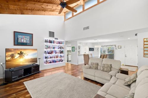 50 Balsam Dr, Oldsmar FL  34677-2340 exterior