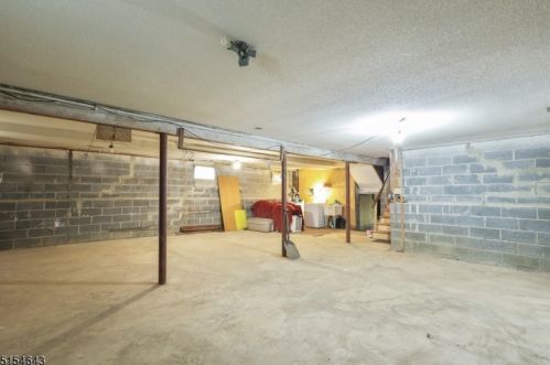 523 Hidden Holw, Scotch Plains NJ  07076-2027 exterior