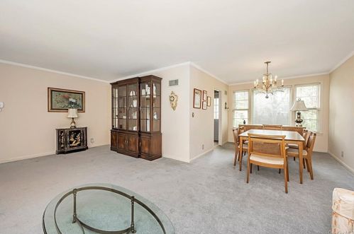 87 Daisy Farms Dr, New Rochelle NY  10804-1036 exterior
