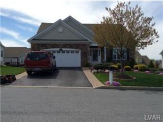 1392 Hedgerow Dr, Easton, PA 18040-8077