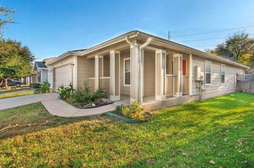 7113 Cayenne Ln, Austin TX  78741-7516 exterior