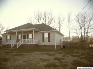 4 Stanley Dr, Fayetteville, TN 37334-4855