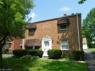 251 200th St, Cleveland, OH 44119-1158