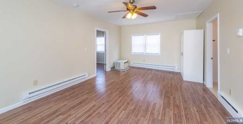 100 Tintle Ave, West Milford Lakes NJ  07480-4715 exterior