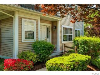 9 Underhill Dr, Mount Ivy, NY 10970-2668