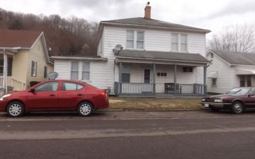 560 Poplar St, Nelsonville, OH 45764-1418