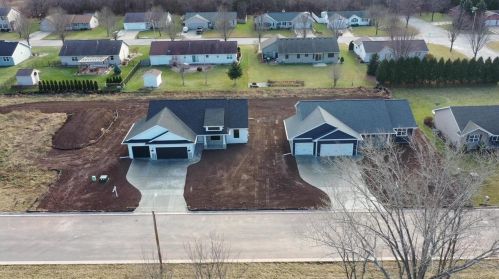 3436 Paula St, Green Bay, WI 54311-6143