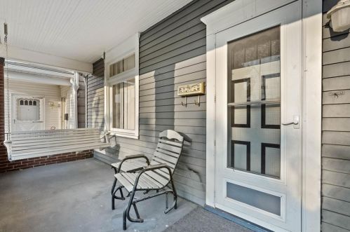 921 Maplewood Ave, Ambridge, PA 15003-2319