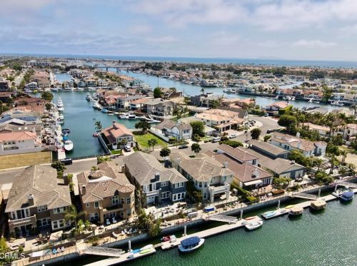 4157 Hemlock St, Oxnard CA  93035-1441 exterior