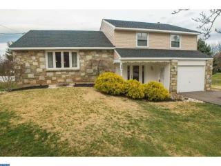 469 New Rd, Southampton, PA 18966-1077