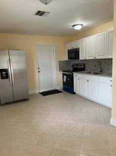 2324 Robin Rd, West Palm Beach, FL 33409-6156