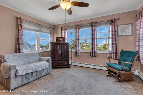 316 Sunset Dr, Pelican Island NJ  08751-2225 exterior