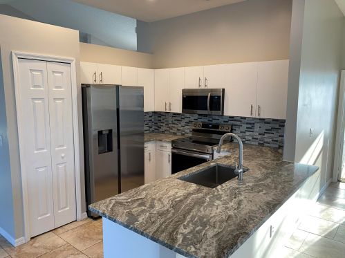 1012 Longfellow Rd, Fort Pierce FL  34953-2329 exterior