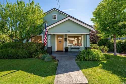 359 Oak St, Ukiah, CA 95482-4302