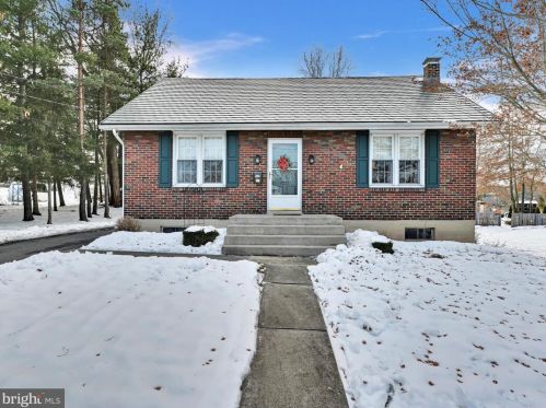 417 Wayne St, Molino, PA 17961-2311
