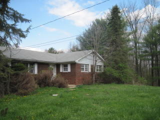 729 Jackson Valley Rd, Oxford, NJ 07863-3328