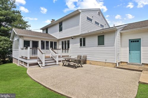 144 Oldbury Dr, Wilmington DE  19808-1420 exterior