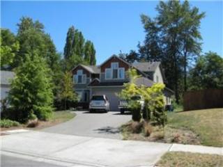 410 22nd Avenue Ct, Puyallup, WA 98371-7328