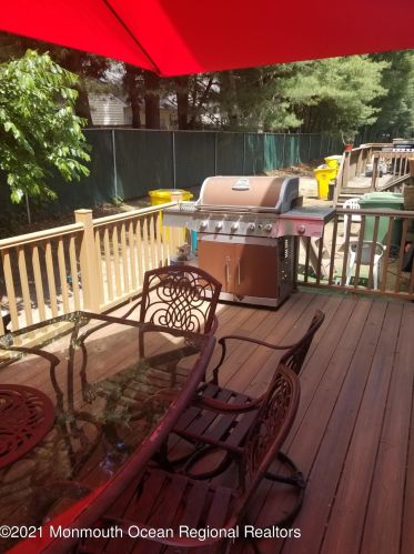 590 Davids Ct, Lakewood NJ  08701-5885 exterior