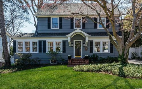 31 Bella Vista St, Matinecock, NY 11560-1705
