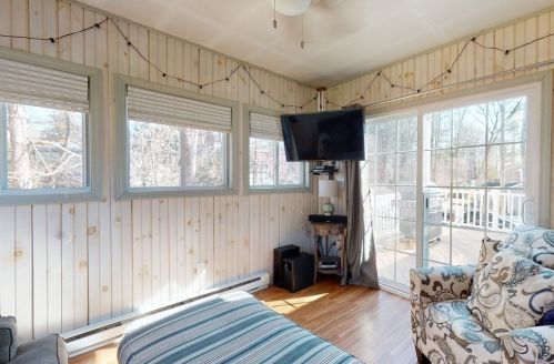 14 Spg Vly Rd, Medfield MA 02052-1009 exterior