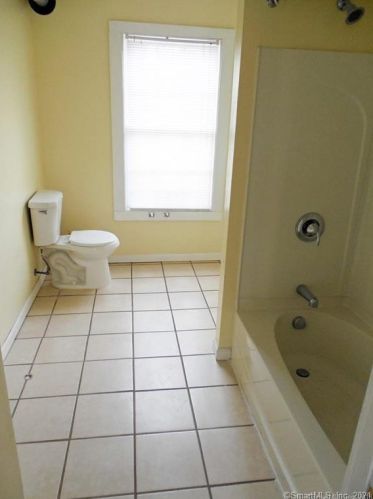 26 Waterville St, Waterbury CT  06710-1853 exterior