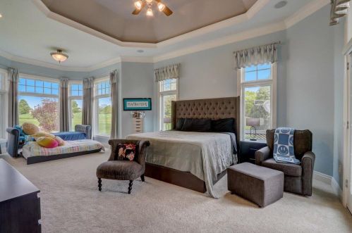 917 Evergreen Cir, Chenequa WI  53029-8636 exterior