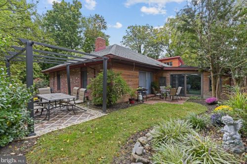 207 Thomas Ave, Riverton NJ 08077-1039 exterior