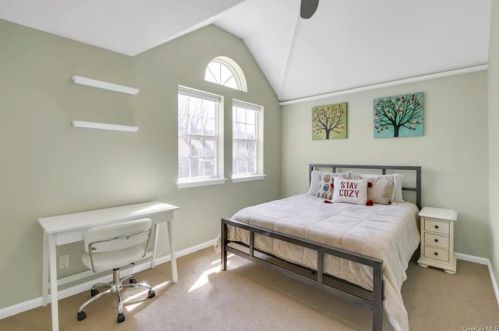 229 Sandpiper Ct, Yorktown Hgts NY  10598-1968 exterior