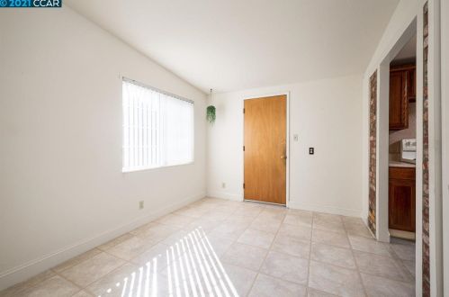 1737 El Toro Way, Pinole CA  94564-2116 exterior