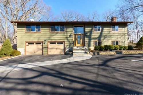 103 Haviland Dr, Bridgeport, CT 06611-1007