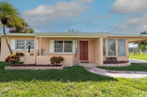 306 Jersey Rd, Lehigh Acres, FL 33936-6231