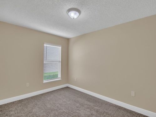 1220 25th Ter, Vero Beach FL 32968-5068 exterior