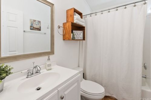 39970 Calle Bellagio, Temecula CA  92592-8620 exterior