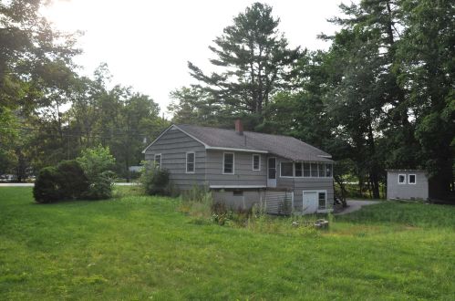 30 Old Fremont Rd, Raymond, NH 03077-2375
