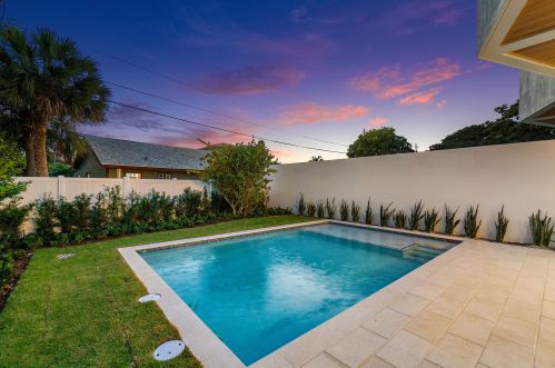 724 Lake Ave, Delray Beach FL  33483-5928 exterior