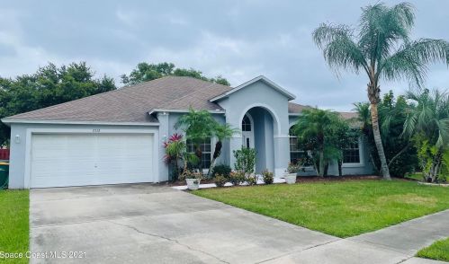 2712 Englewood Dr, Melbourne, FL 32940-7186