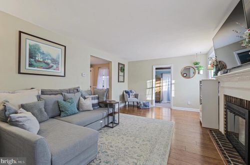 15 Stockwell Rd, Wilmington, DE 19809-3417
