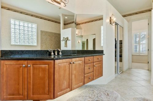 4916 Keeneland Cir, Orlando FL  32819-3141 exterior