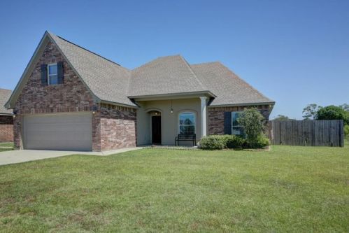 411 Hill Ridge Dr, Youngsville, LA 70592-5866