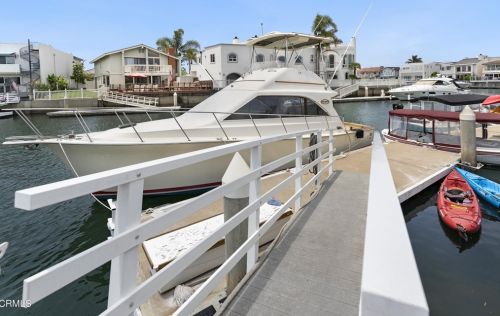 2231 Victoria Ave, Oxnard CA  93035-2930 exterior