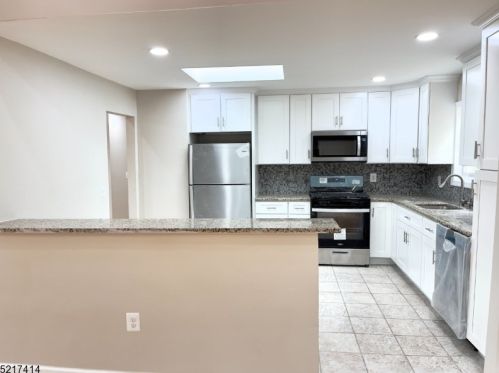 69 Layton Rd, Wantage NJ  07461-3311 exterior