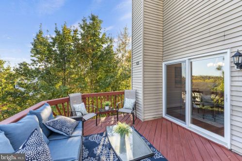 16869 Miranda Ln, Woodbridge VA  22191-5142 exterior